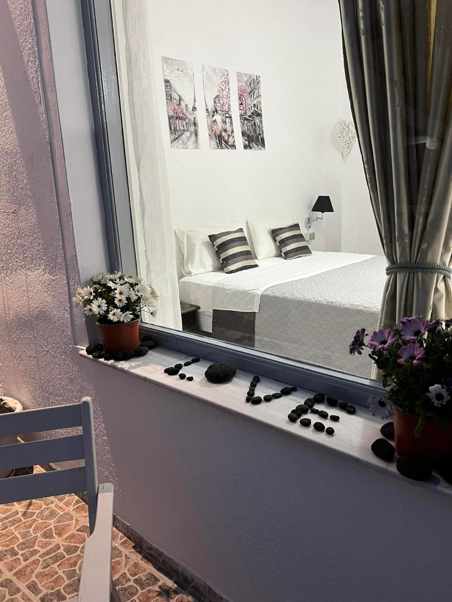 Sagma Beach Rooms Períssa Eksteriør bilde